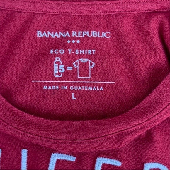 Banana Republic Eco T-Shirt - Cheer is in the Air - Size L - Picture 5 of 7